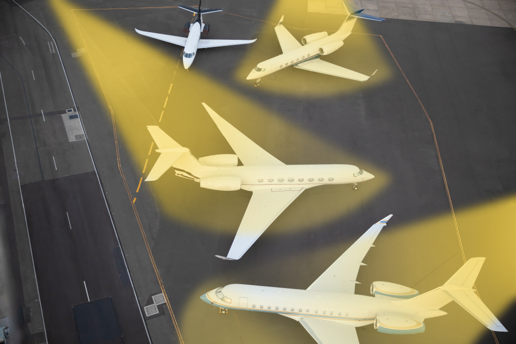 Geparkte Flugzeuge sichern mit LiDAR-Sensoren, die in der Infrastruktur angebracht sind