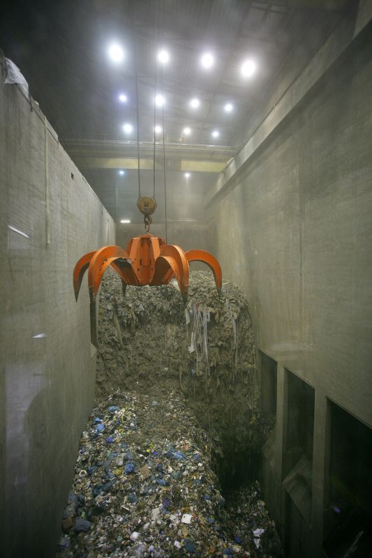 crane waste bunker